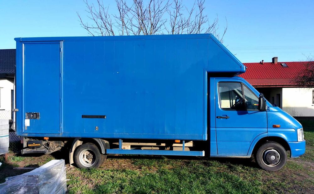VW LT46 2,5TDI Kontener z windą