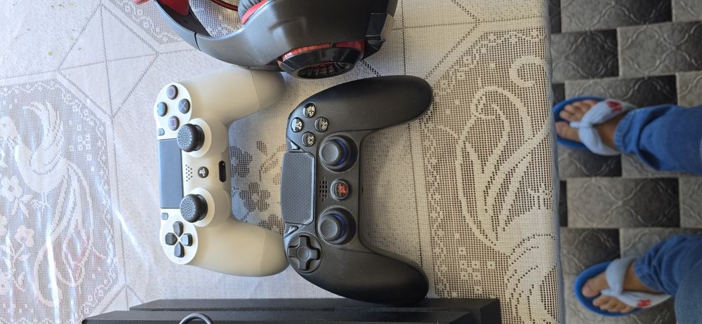 PlayStation 4 (Conjunto Completo)