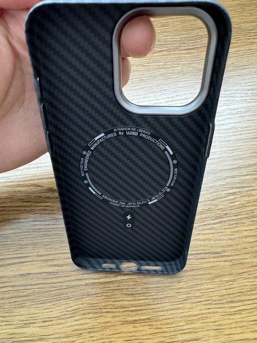Карбоновый чехол Magsafe Iphone 16 Pro /15 Pro / Pro Max