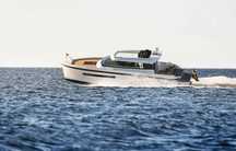 Delta Powerboats 33 Coupé Jacht Łódź Motorowa Volvo Penta D6-440 DPI