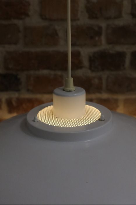 Biała Duńska lampa wisząca Aaen vintage space age
