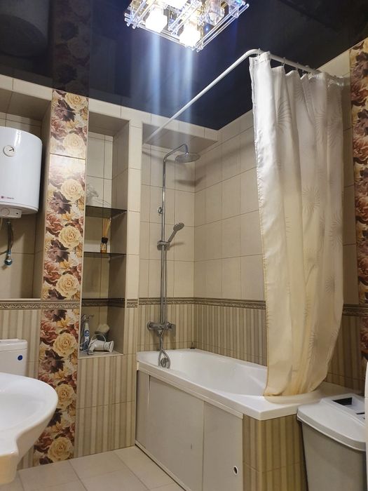 Продам 2х к.кв метро Холодная Гора  с ремонтом
