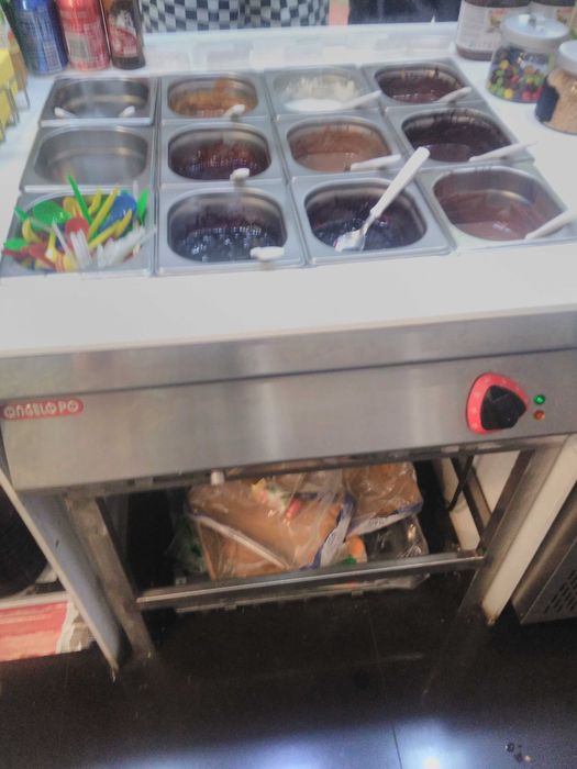 Crepeira, maquina de waffles, banho maria eexpositor frio e quente