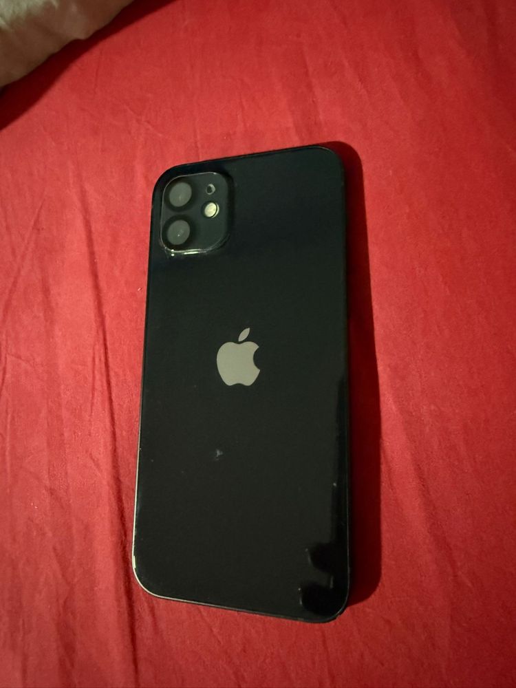 Iphone 12 - 64GB - Usado.