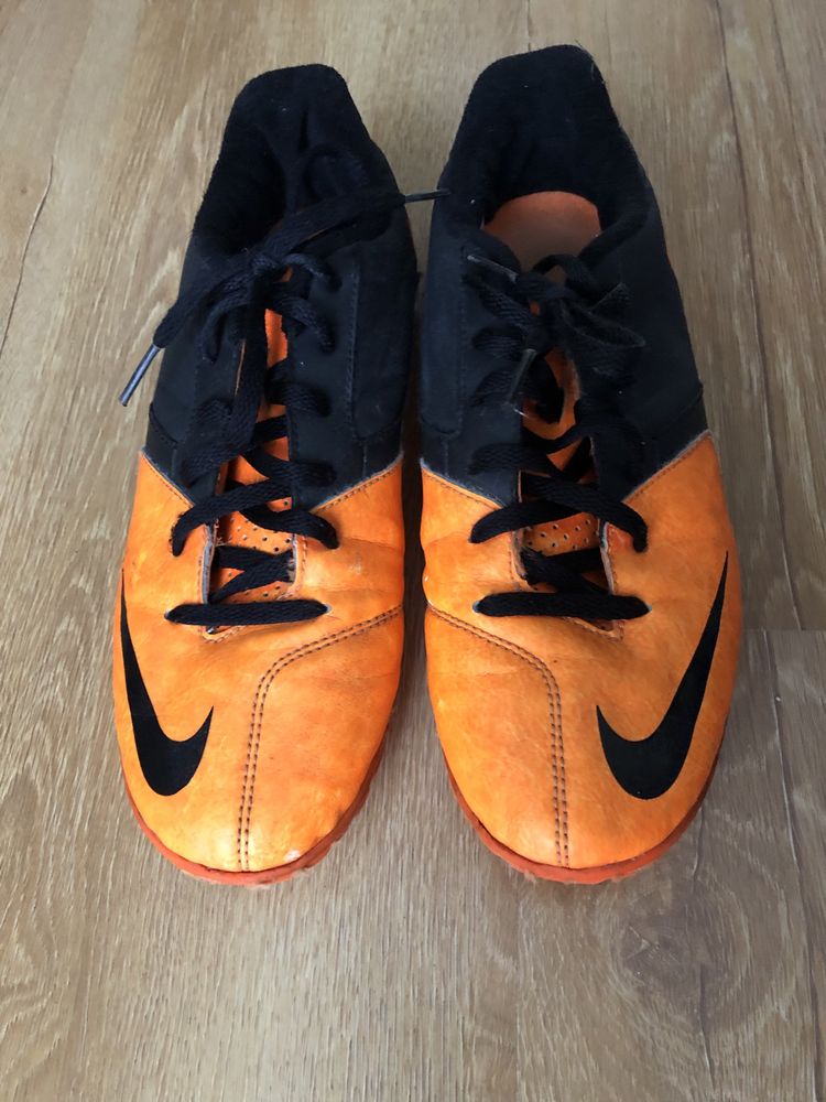 Buty piłkarskie Nike tzw. Turfy r. 37,5