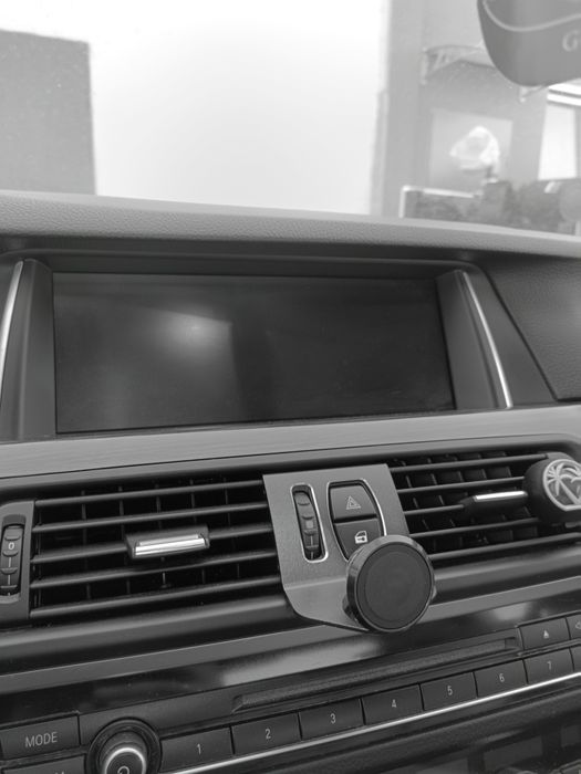 Продам тримач для телефону bmw f10/f11