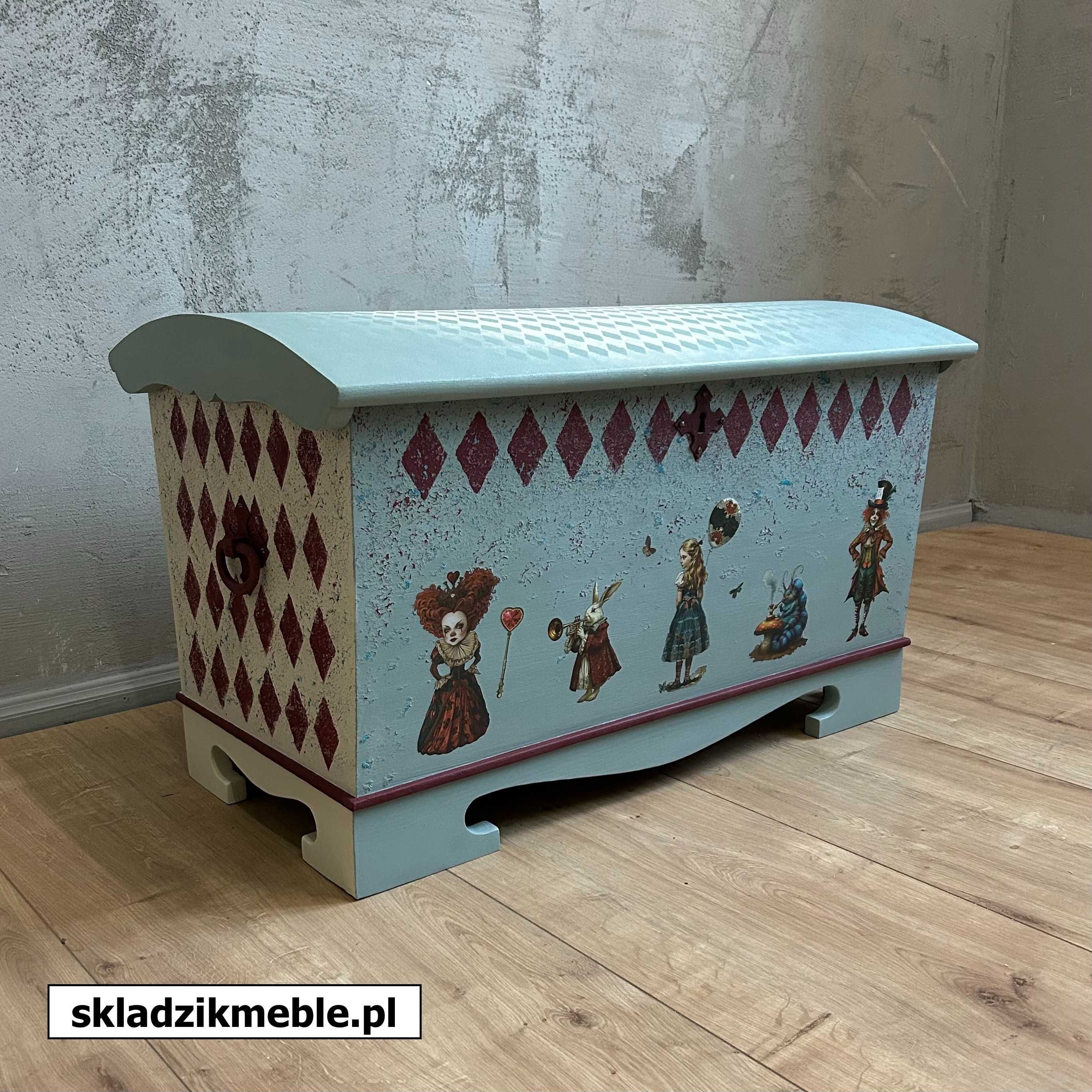 110125 Skrzynia inspirowana Alicją w krainie czarów