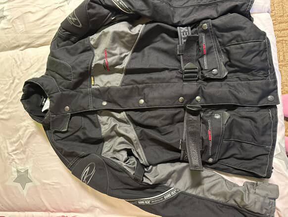 Продам мото куртку