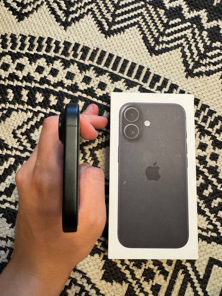 Iphone 16 black 128gb