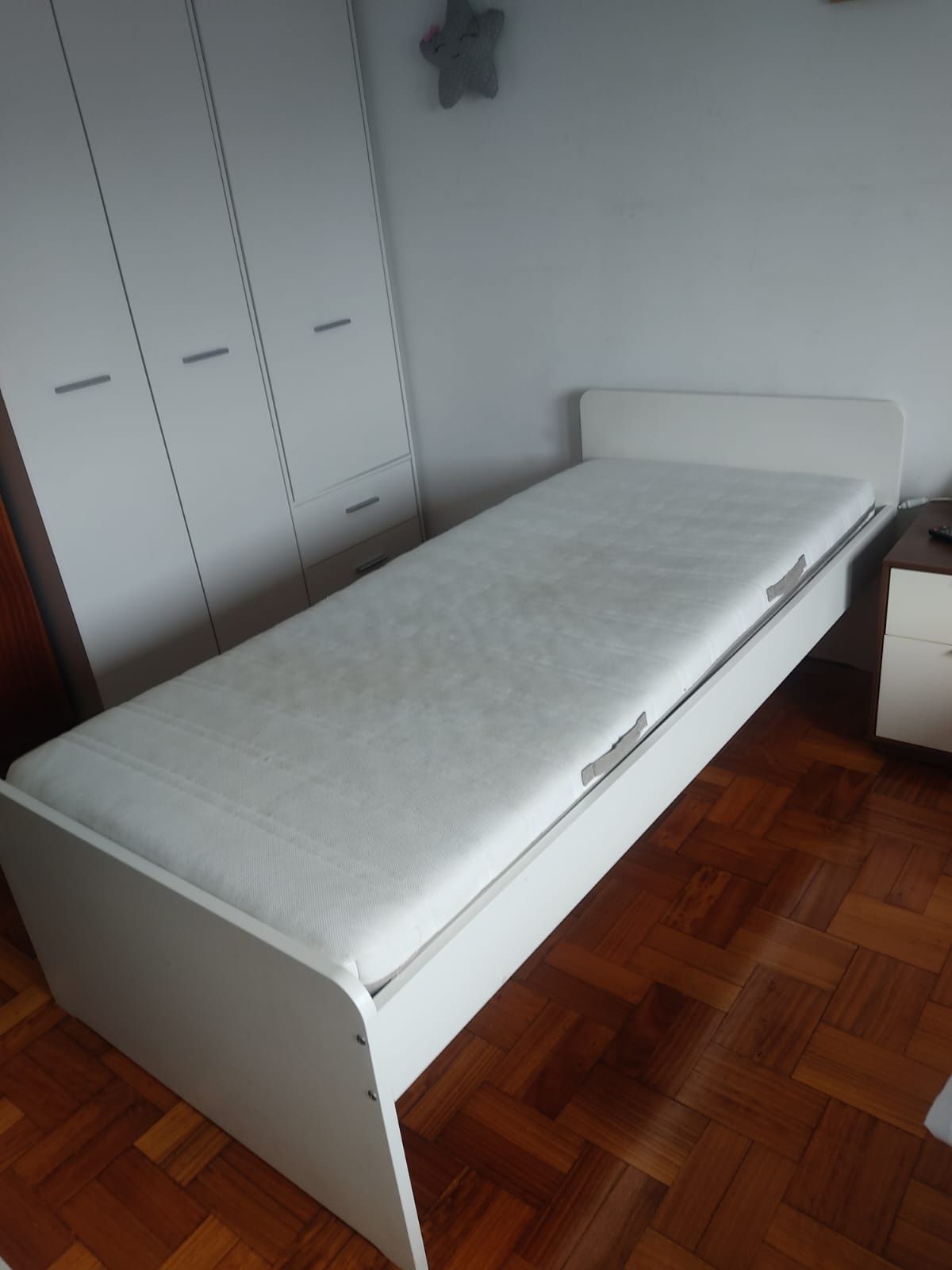 Cama de Solteiro IKEA