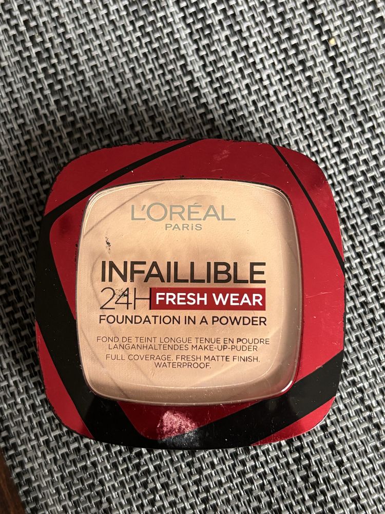podkład w kompakcie loreal