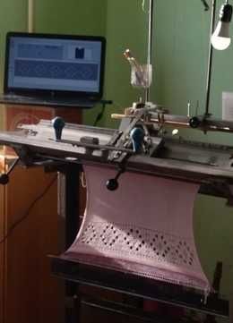 двофонтурна в'язальна машина