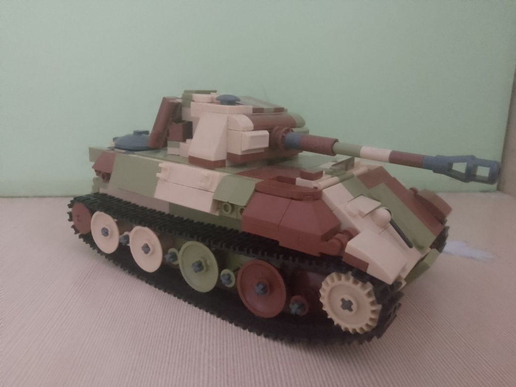 Lego військовий танк