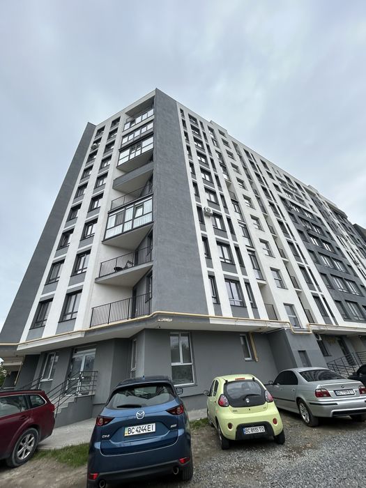Від власника. Продаж комерційного приміщення в новобудові  вул.Довга