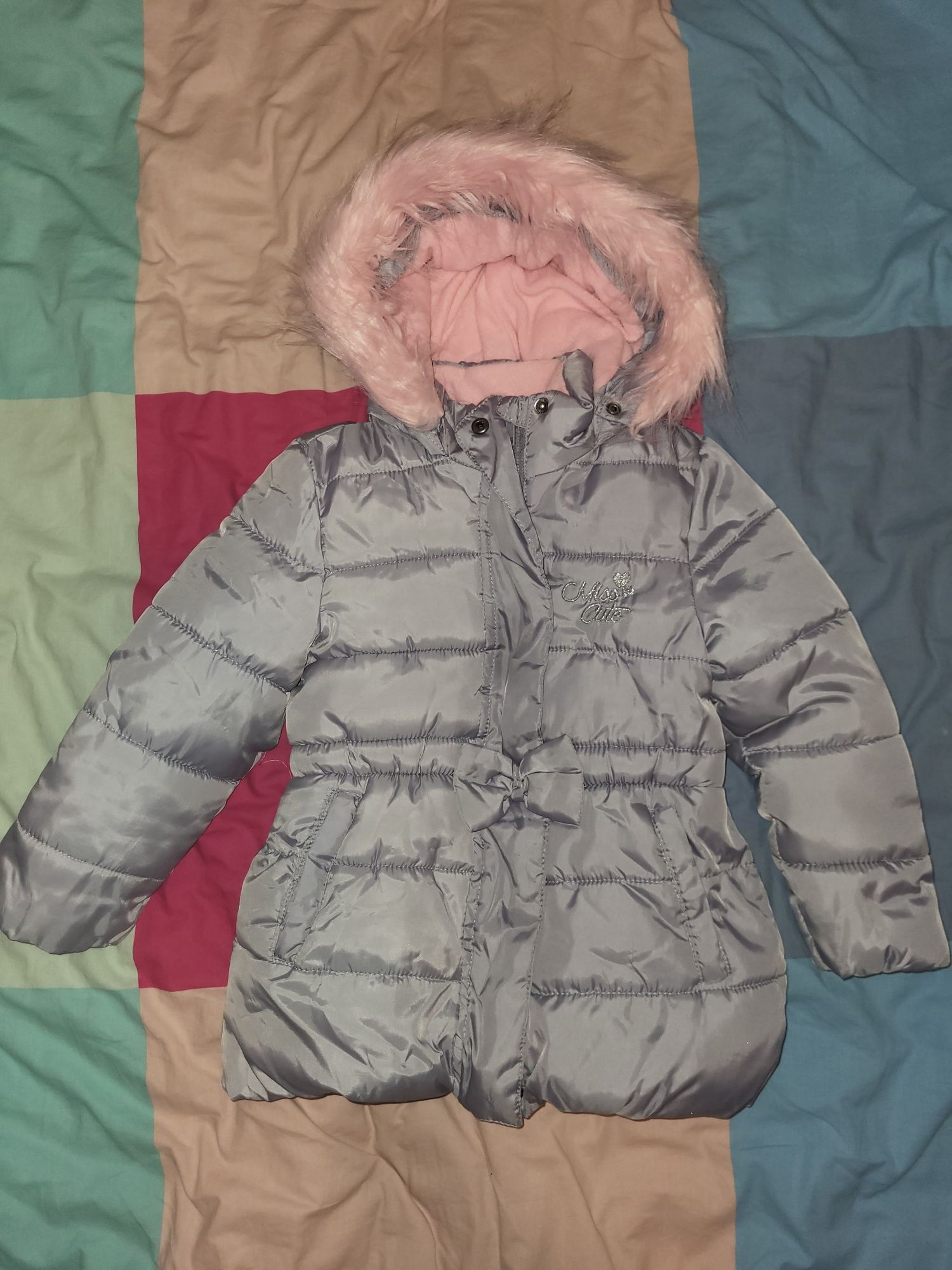 Kurtka zimowa z kapturem 104