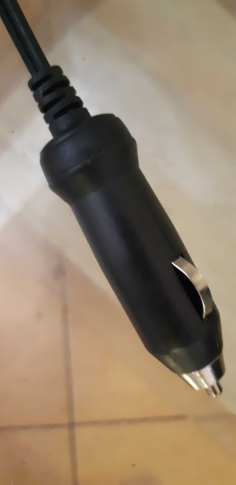Carregador para automóvel