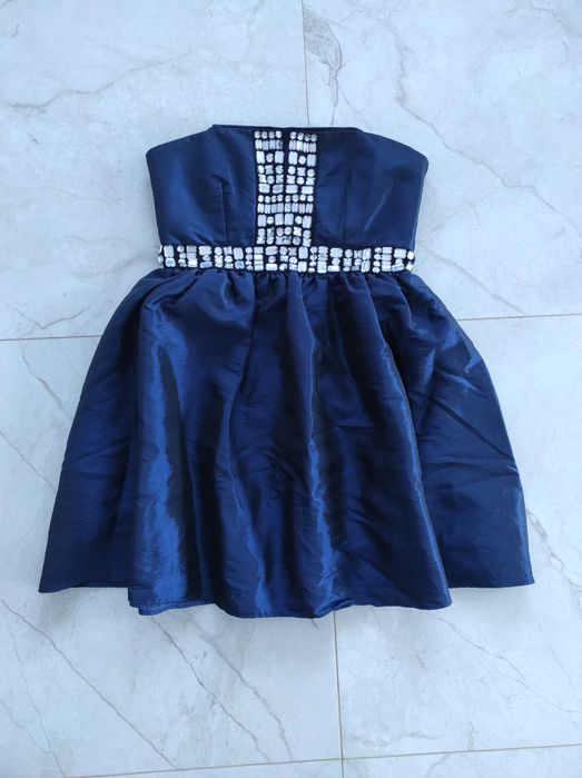 Gorsetowa rozkloszowana sukienka Atmosphere