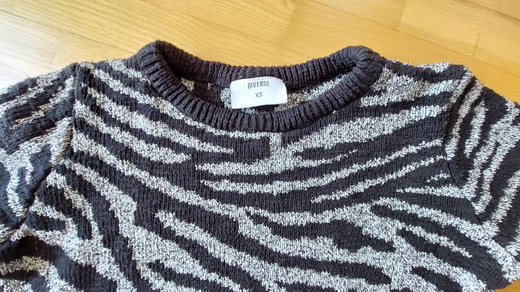 Sweter Diverse r.34