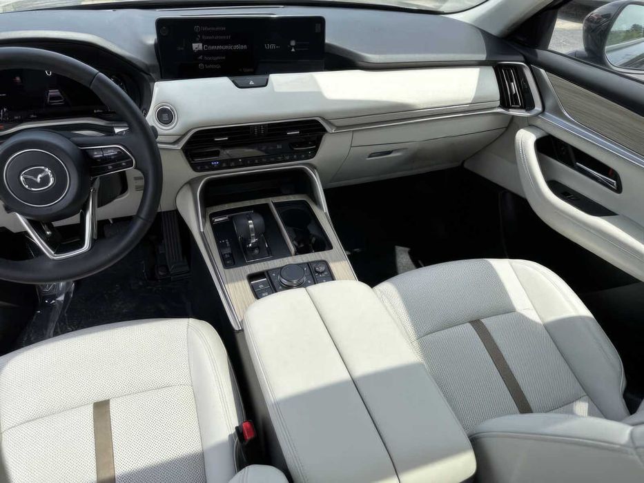 Mazda CX-90      2025