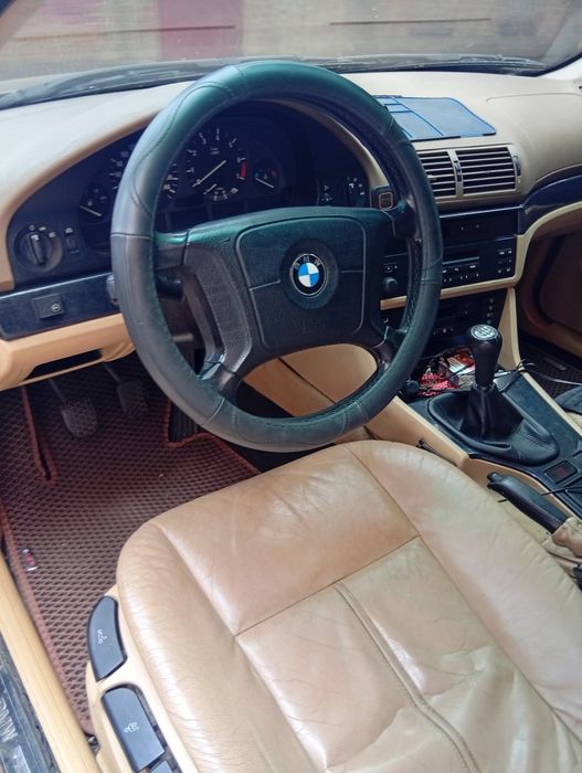 Продам бмв 520 е39.
