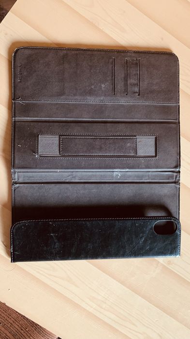 Czarny etui  do tabletu Ipad