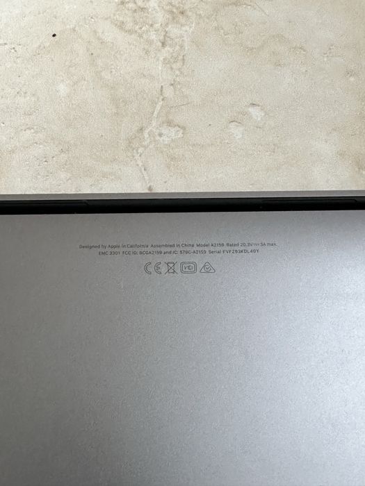 Macbook Pro A2159 2019 Touchbar Екран 13.3 Дюймів / 2560x1600 / Retina