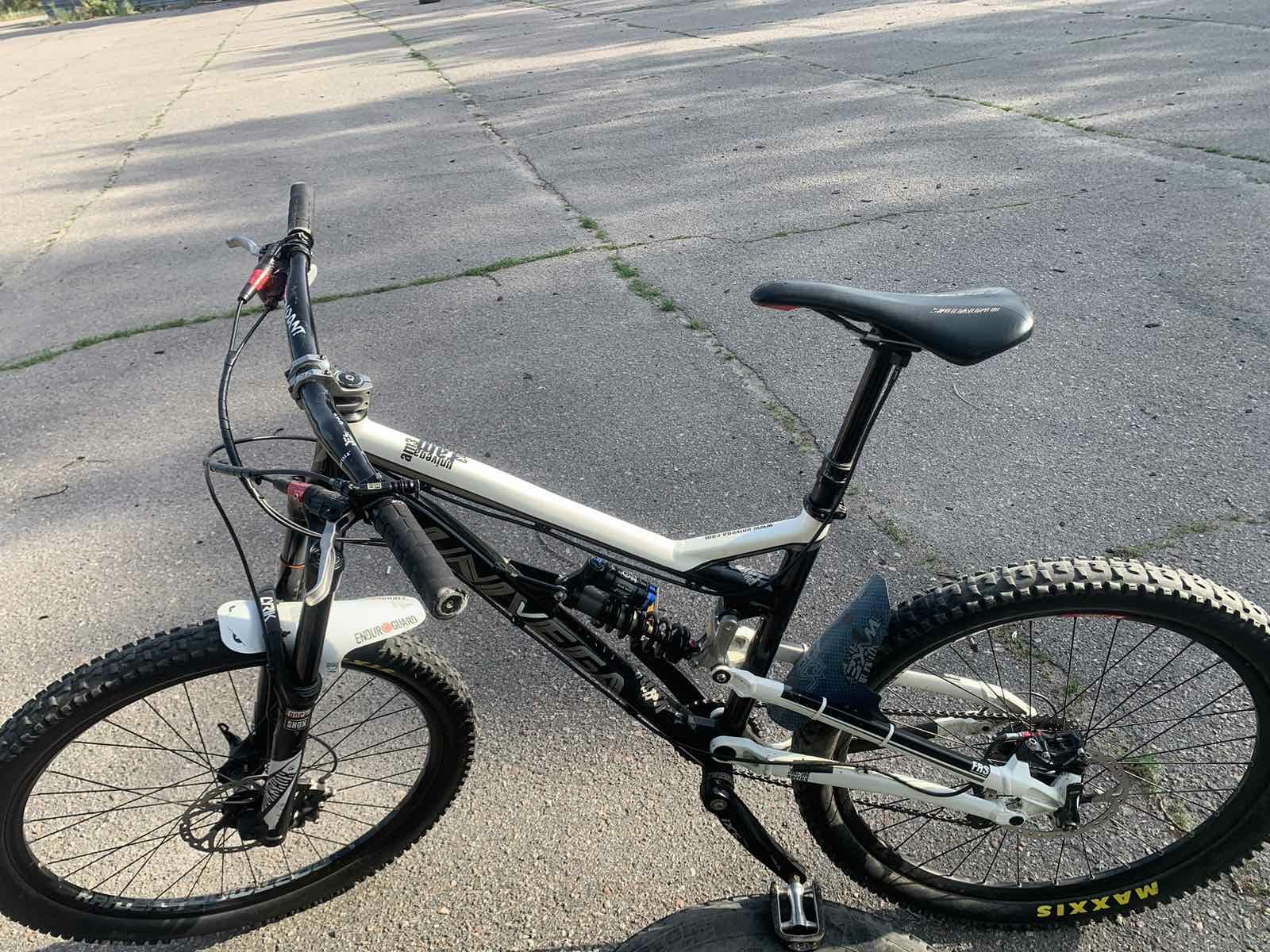 Двухподвес Univega 27,5 Rock Shox Dartmoor Fox Specialized