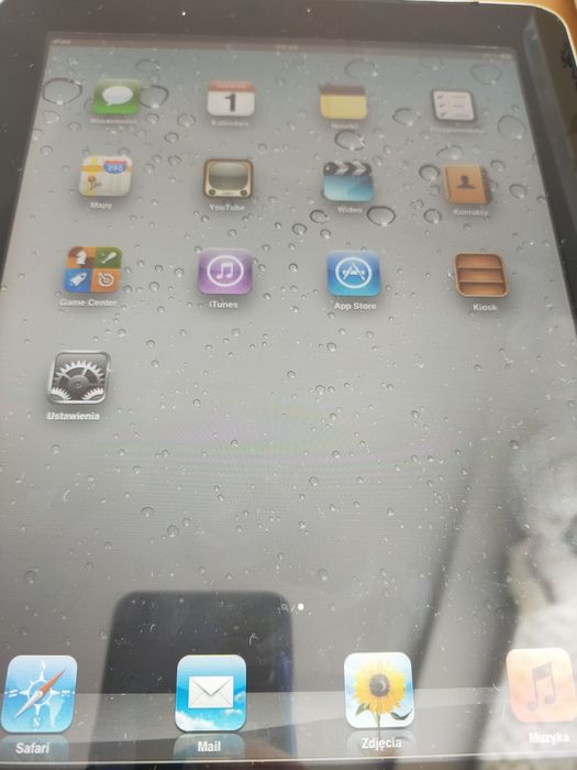 Tablet  iPad 1 ,iPhone używany. Nikomu już nie rezerwuje .
