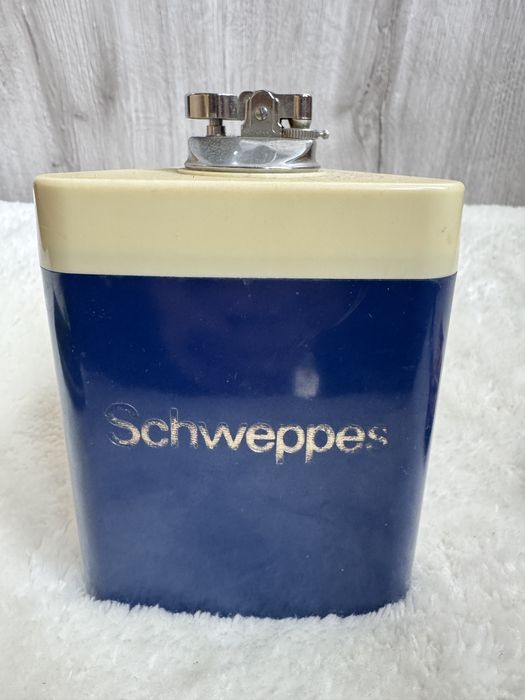 Zapalniczka stołowa z logo Schweppes