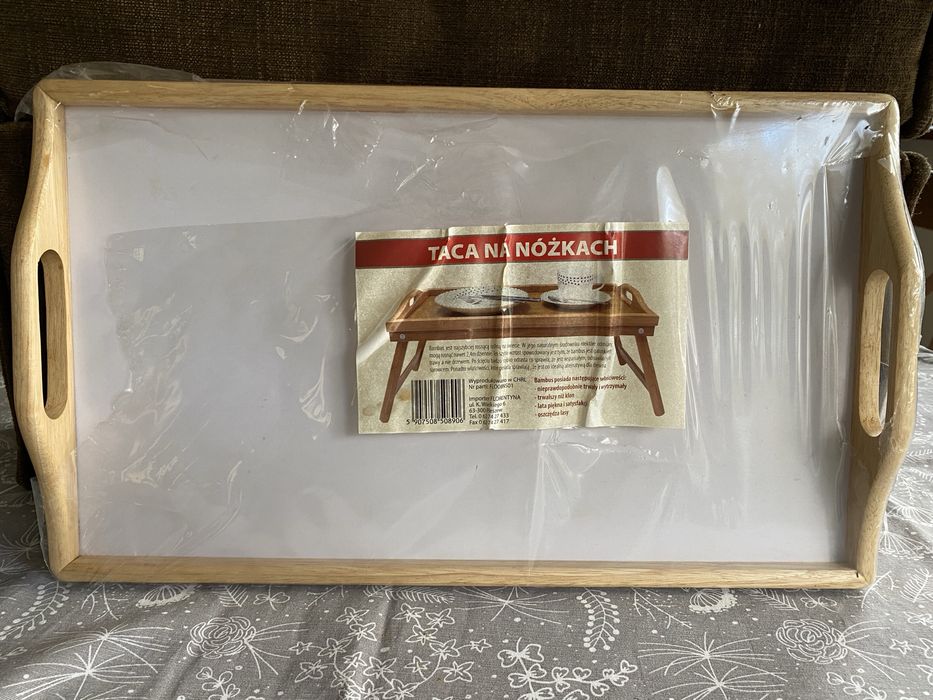 Taca bambusowa na nóżkach, nowa.