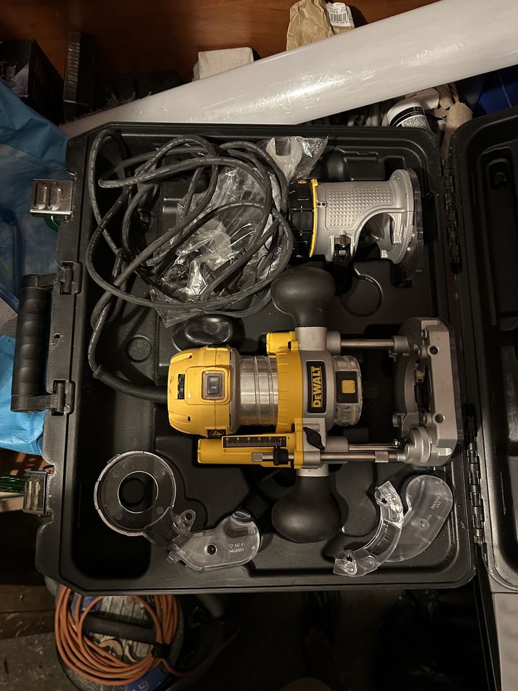 DeWALT D26204K Frezarka prędkość zmienna 2v1 (900W/8mm) walizka