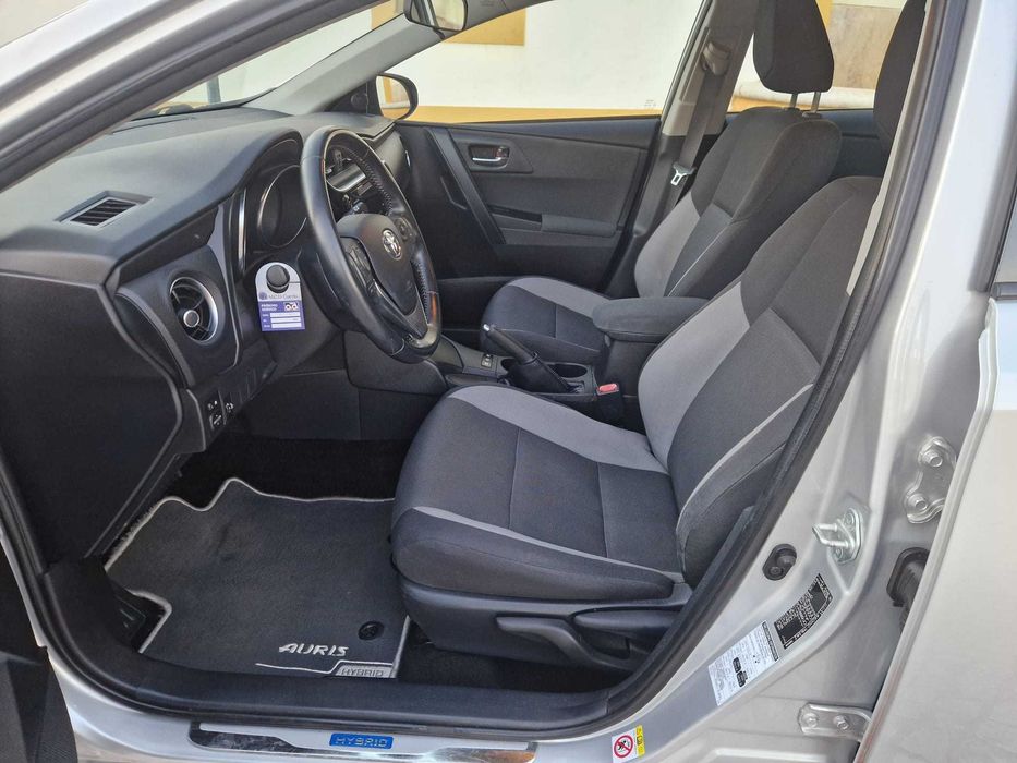 Toyota Auris Híbrido NACIONAL
