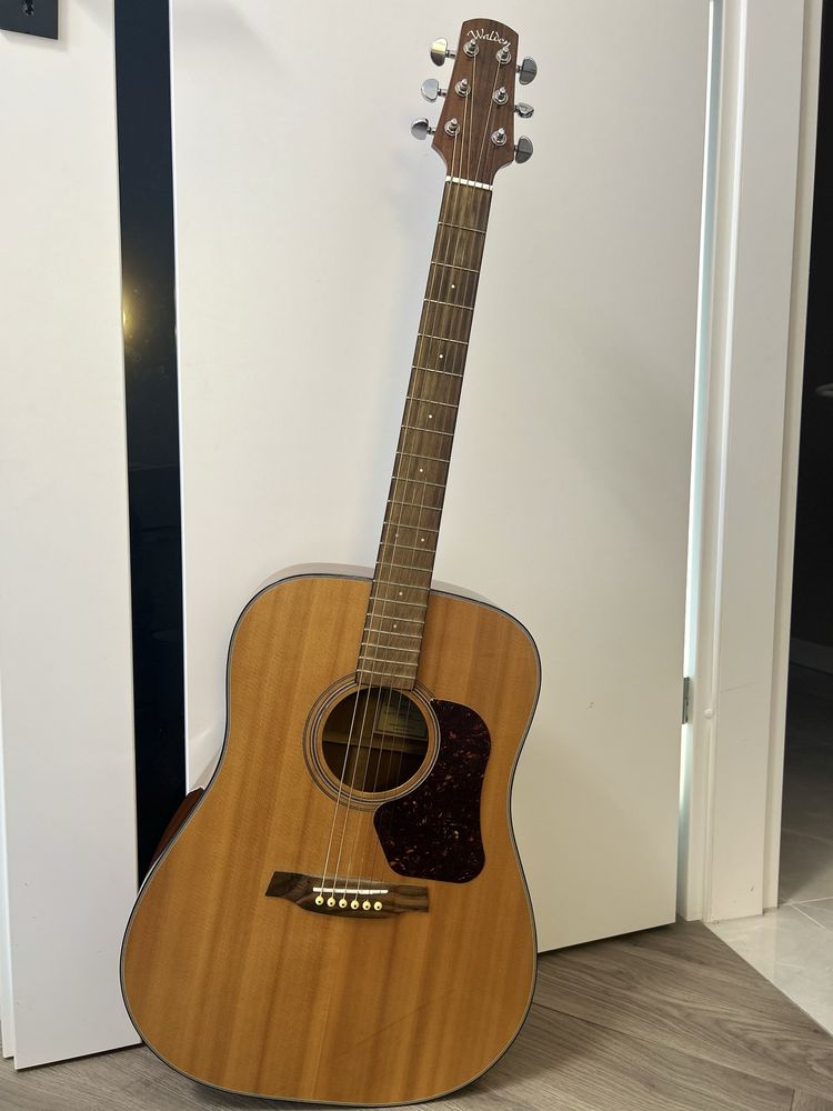 Prawie nowa Gitara Walden CD550 wraz z pokrowcem
