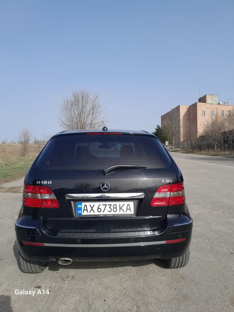 Mercedes b-class 180