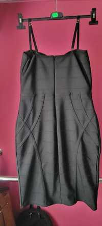 Sukienka mini dopasowana czarna