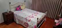 Cama solteiro + colchão + mesinhas