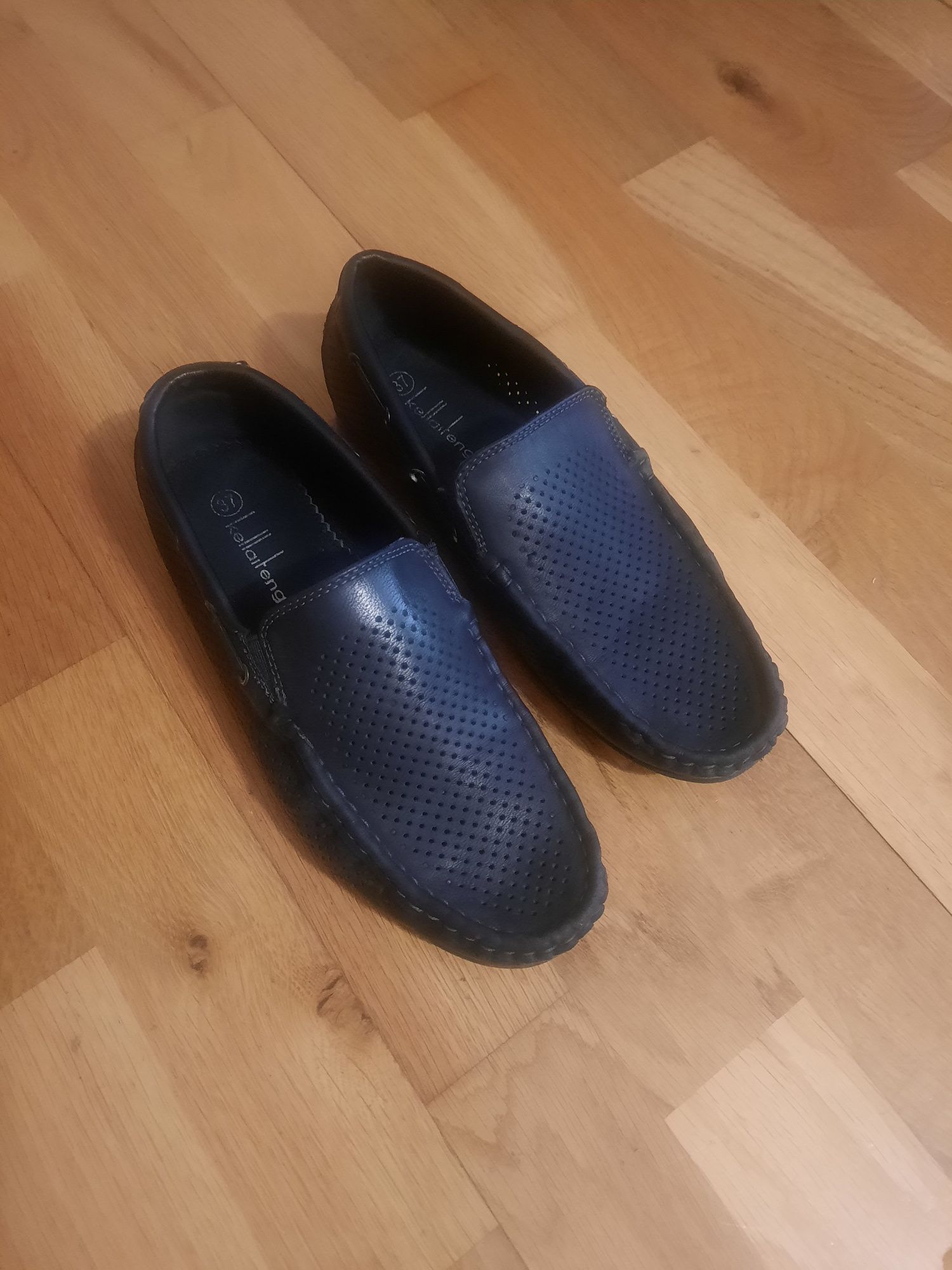 Чоловічі туфлі чорні  розмір 37