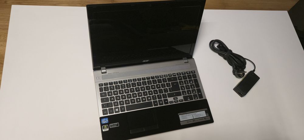 Acer aspire V3-571G 8GB 256 SSD GeForce 2GB BT WiFi 2,4/5Ghz HDMI