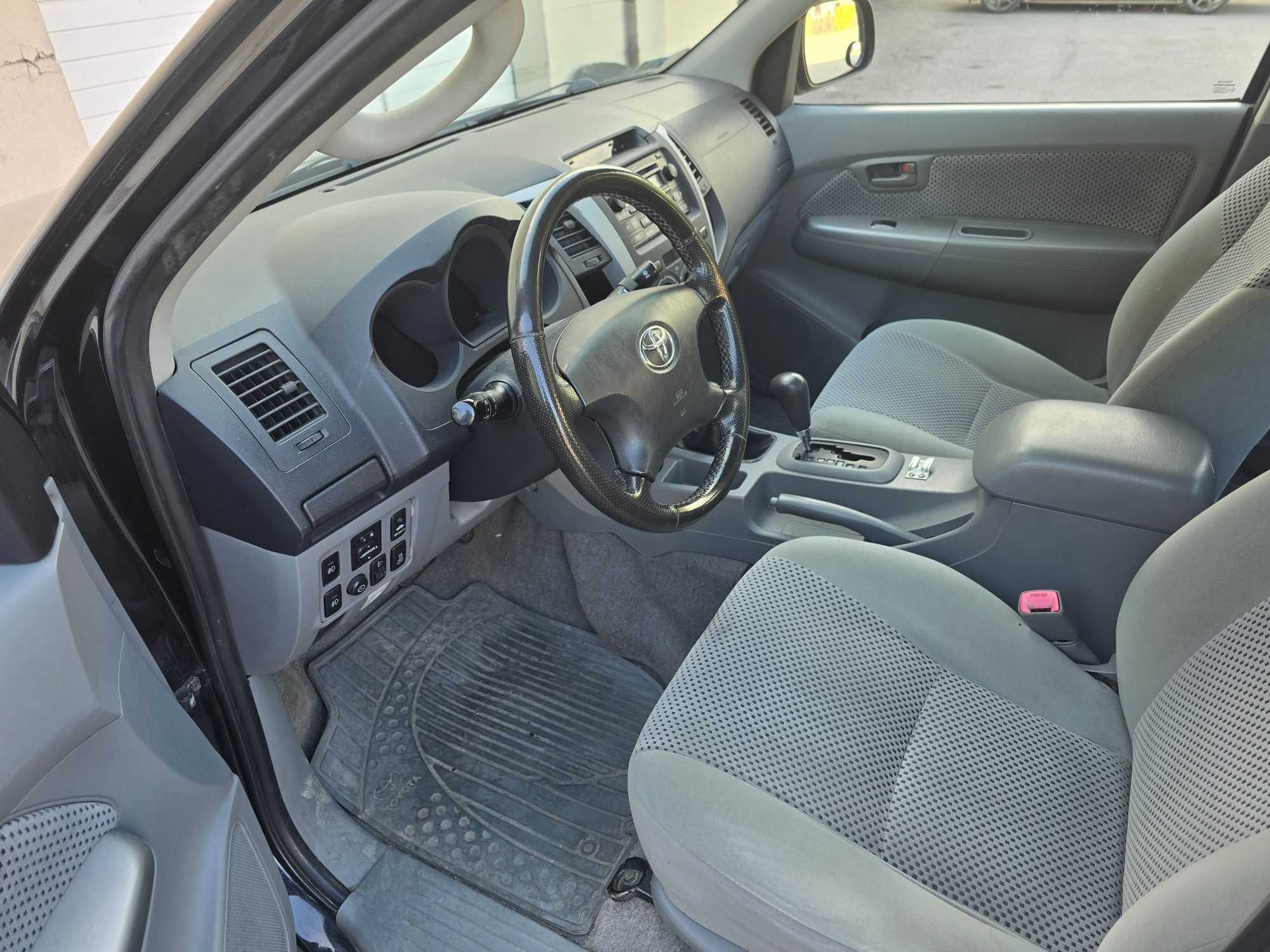 Toyota hilux 3.0 d4d automat