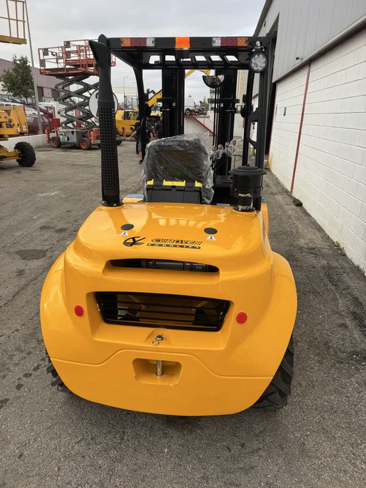 Empilhador Euroyen FD25TT4 (diesel) 2,5Ton 4x4