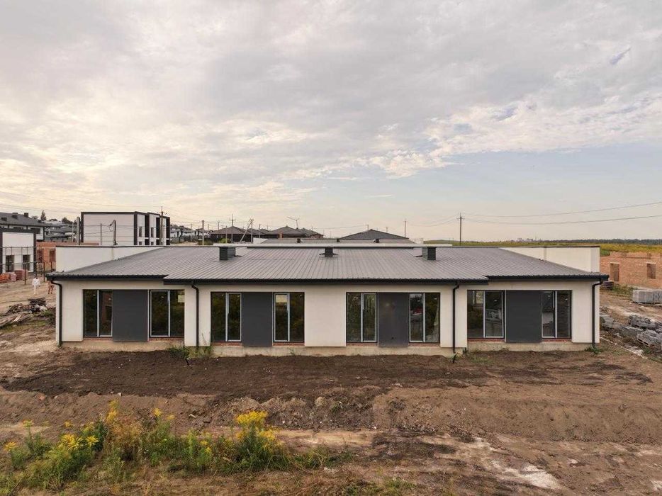 Продам таунхаус на новій широкій вулиці. Готовий до внутрішніх робіт