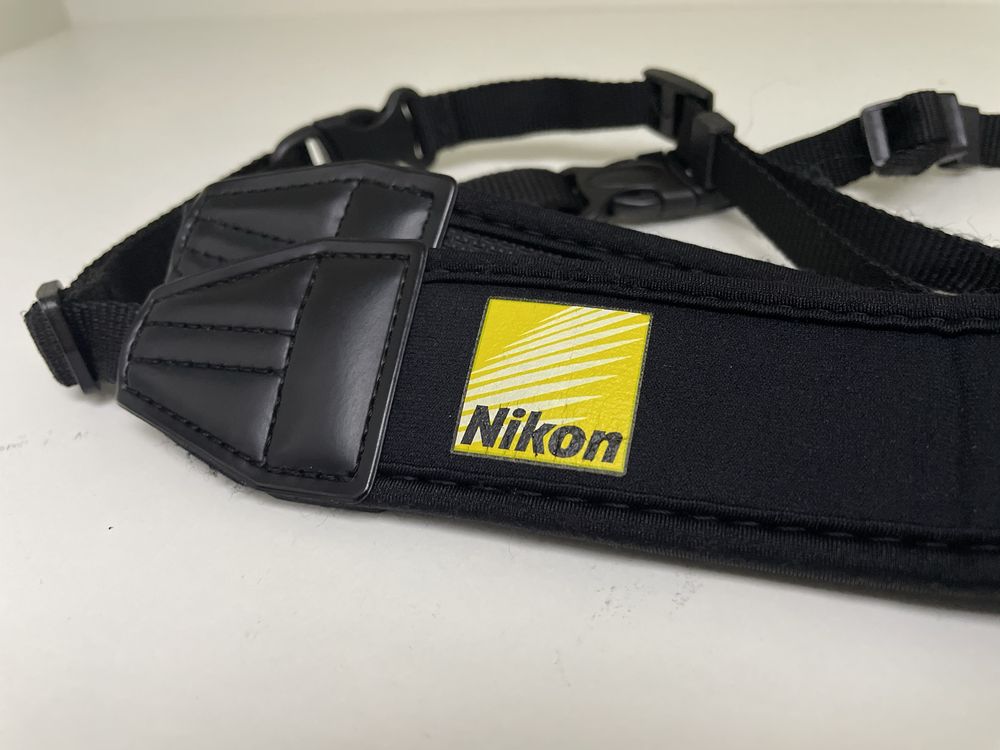 Oryginalny pasek neoprenowy do aparatu NIKON - nowy