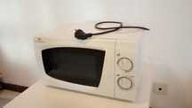 Microondas White-Westinghouse avariado