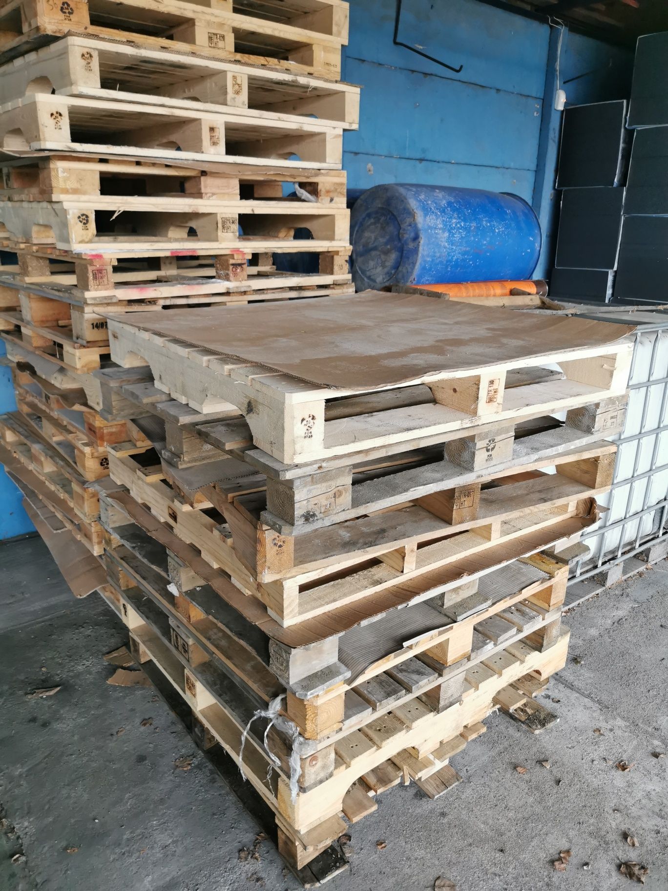Palety 110x110 stan idealny solidne
