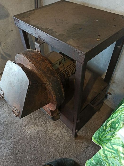 Продам Корморезку