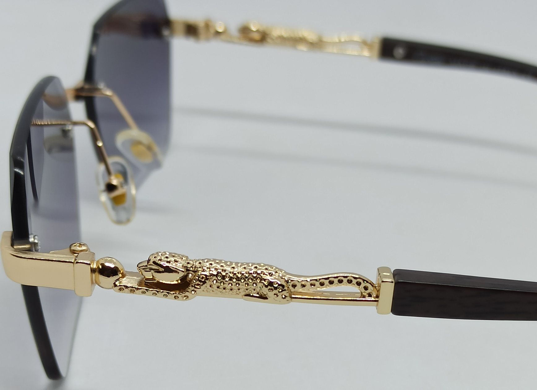 Cartier i очки унисекс серо фиолетовый градиент безоправные в золоте