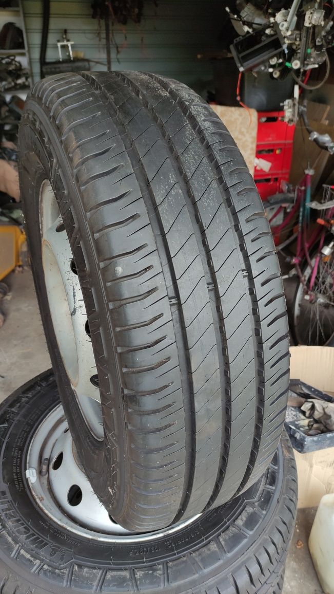 Opony letnie 215/70R15 C Michelin Agilis 3