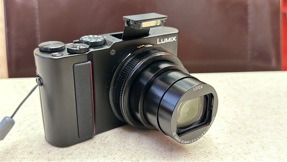 Продам фотоапарат Panasonic LUMIX DC-TZ200