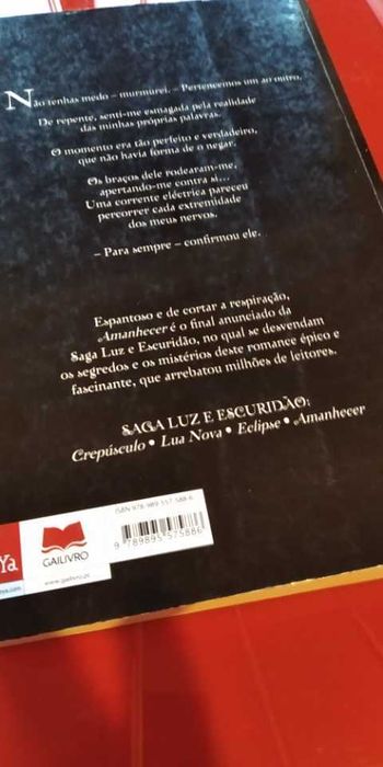 livro: Amanhecer (Luz e Escuridão) de Stephenie Meyer