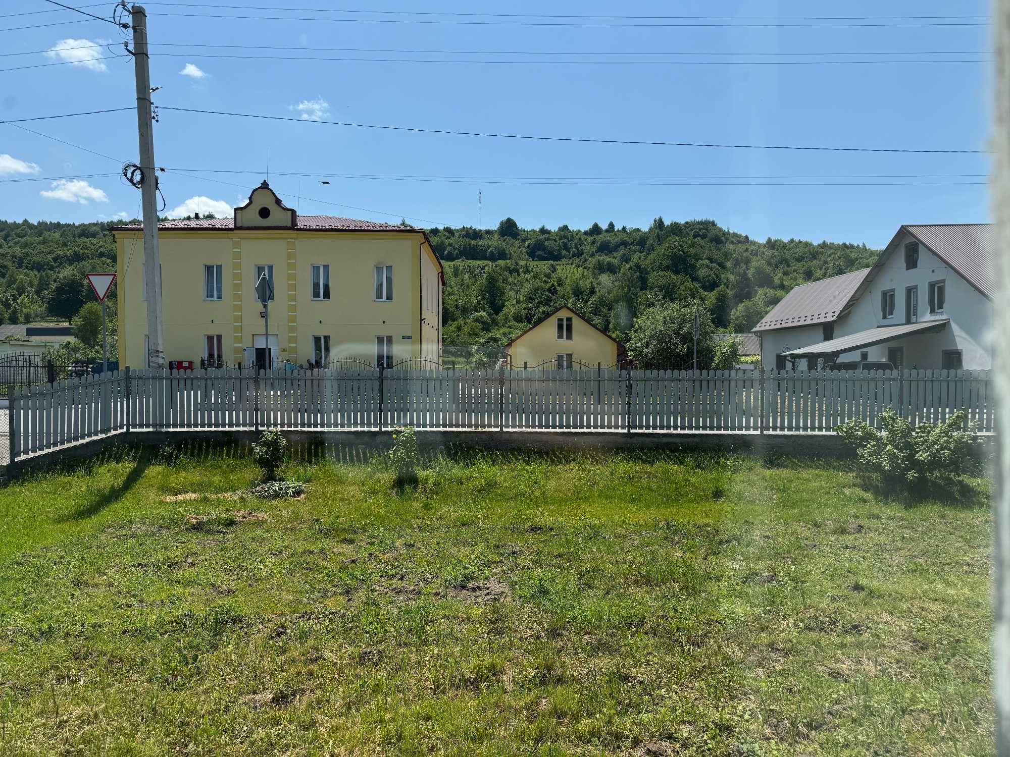 Будинок хата в селищі Підбуж Львівська область
